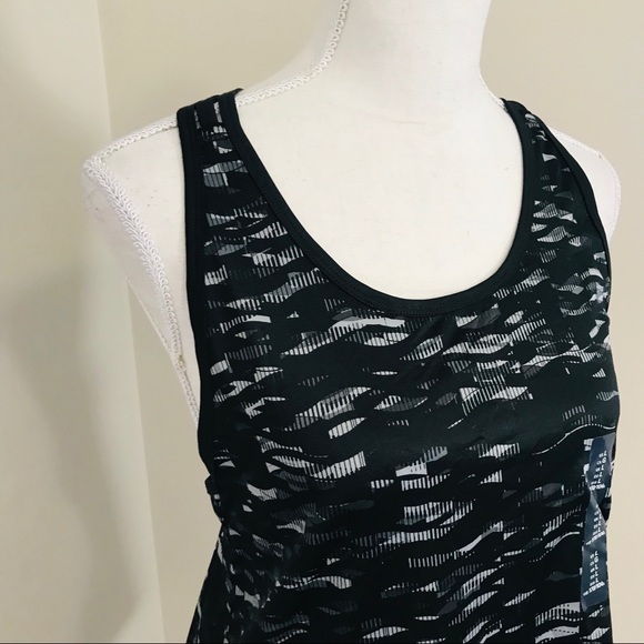 NEW Gap workout tank - Picture 2 of 7